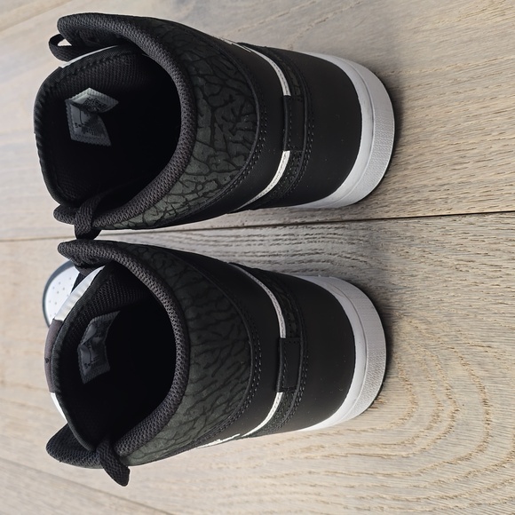 Air Jordan Retro Mid Size 8 - Picture 6 of 10